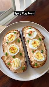 Spicy egg toastie