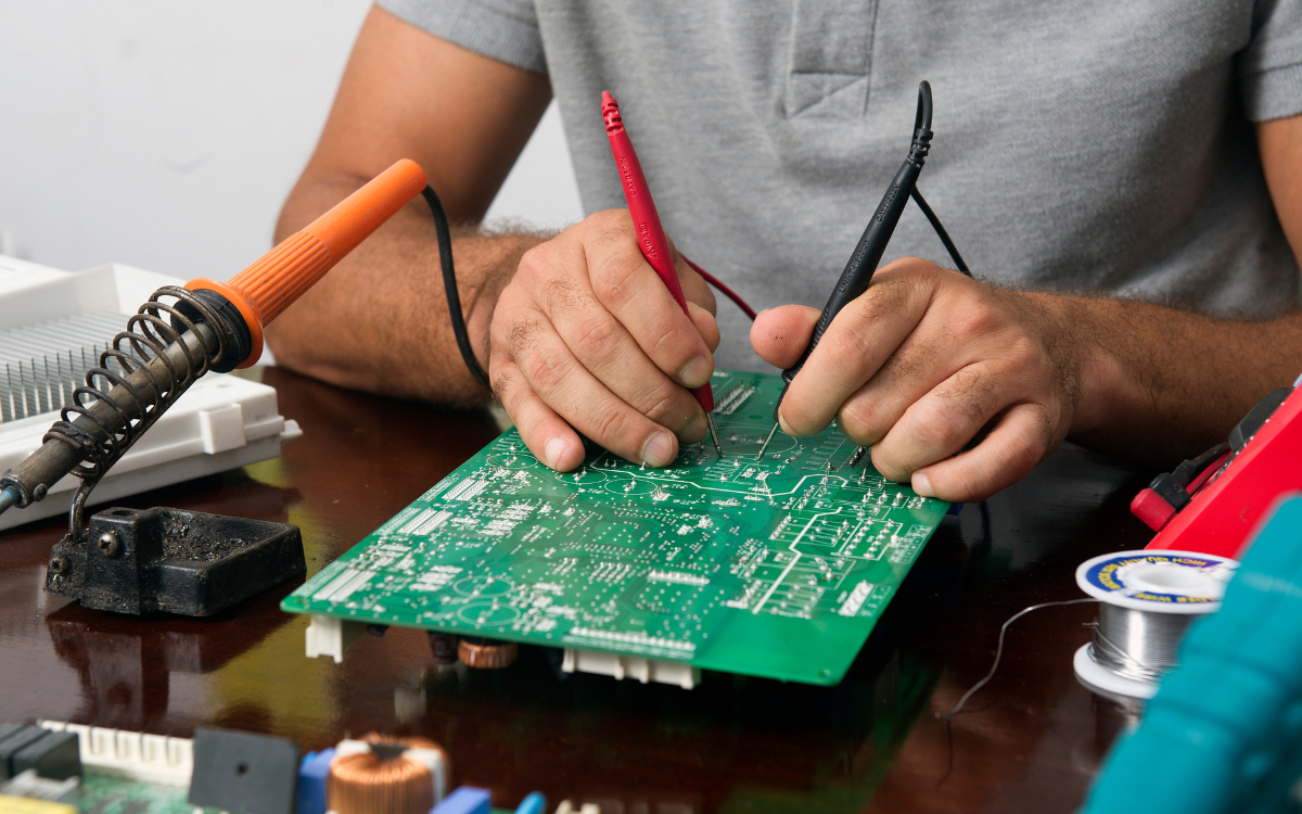 🔌 Electronics Repair