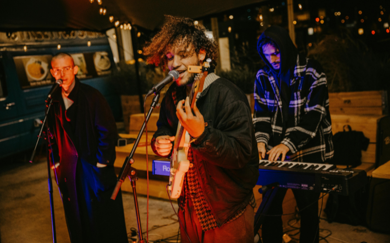 Live Music Nights 🎶