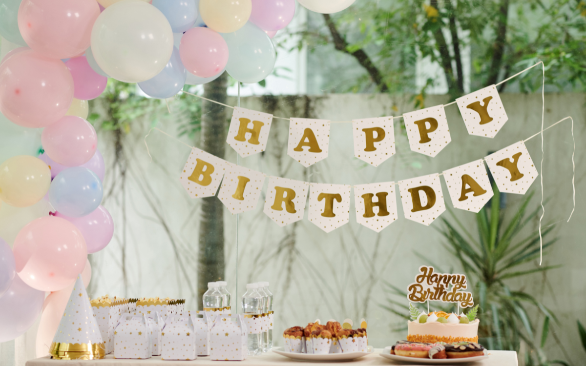 🎂 Birthday Party Catering (जन्मदिन पर भोजन)