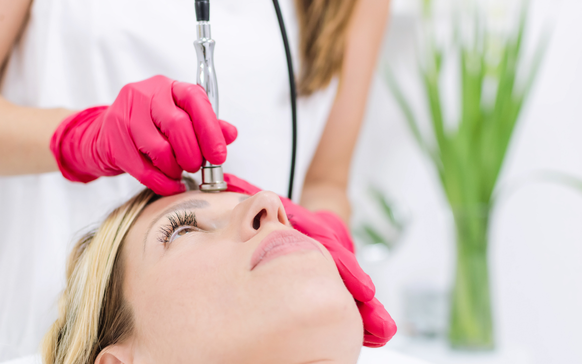 🧖‍♀️ Facials (Red Wine, Raga, Aaroma Diamond)